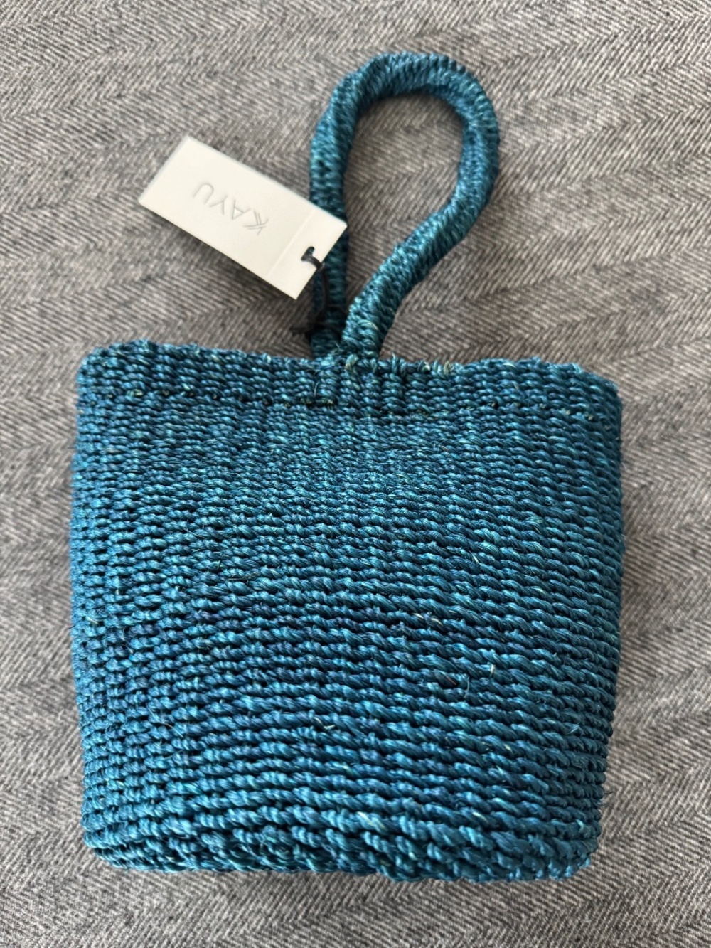 NWT KAYU DESIGN, MERIAH BLUE WOVEN MINI STRAW TOTE - A STYLISH CHARMER!!